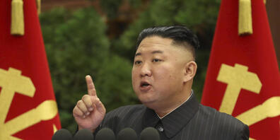 Der nordkoreanische Machthaber Kim Jong Un sieht die Schuld für die Krisensituation während der Pandemie bei "hochrangigen Beamten". Foto: Uncredited/KCNA via KNS/AP/dpa Foto: Uncredited/KCNA via KNS/AP/dpa
