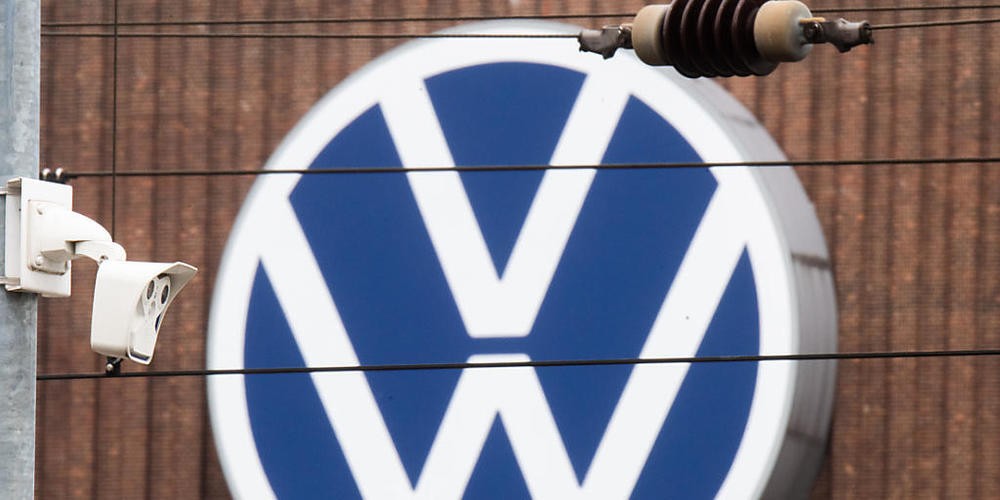 Der in den USA teils schon abgeräumt geglaubte Dieselskandal könnte für Volkswagen ein langwieriges und potenziell teures Nachspiel haben. Nun will der Autobauer vor den obersten Gerichtshof der USA. (Archiv)