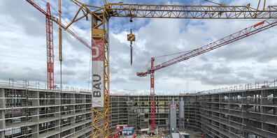 Der schweizerische Baumeisterverband (SBV) verzichtet zum Erhalt der Arbeitsplätze in den Lohnverhandlungen mit den Gewerkschaften auf Forderungen nach Lohnsenkungen. (Archivbild)