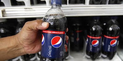 Pepsi will den Zuckergehalt in den in der EU angebotenen Getränken bis 2030 halbieren. (Archivbild)