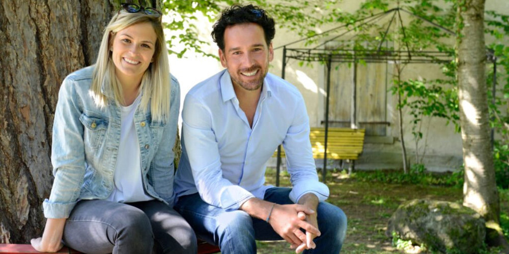 Michèle Bodmer und Toby Trafelet betreiben die Sommerbar.