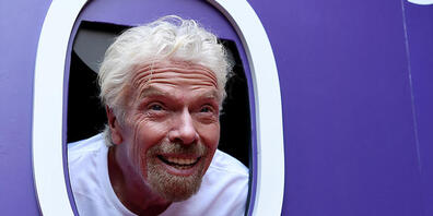 ARCHIV - Der britische Geschäftsmann Sir Richard Branson bei der Vorstellung einer Partnerschaft zwischen Virgin Australia und der Branson Kreuzfahrtlinie Virgin Voyages. Foto: Bianca De Marchi/AAP/dpa