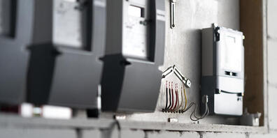 Neue Smart-Meter-Stromzähler in einem Mehrfamilienhaus. (Archivbild)