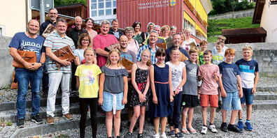 Lehrer Urs Giger bekam an seinem letzten Schultag Besuch aus der Vergangenheit.