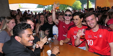 Im Pavillon Blattacker in Heerbrugg wurde die Schweizer Nati frenetisch gefeiert
