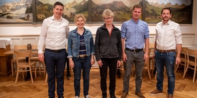 Thomas Bösch, Esther Friedli, Margrit Hinterberger, Andreas Hinterberger  und Ivan Louis (von links).