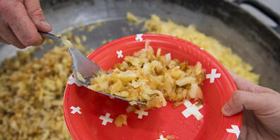 Rösti zum Frühstück am 1.-August-Brunch auf einem Bauernhof im Kanton Waadt. (Archivbild)