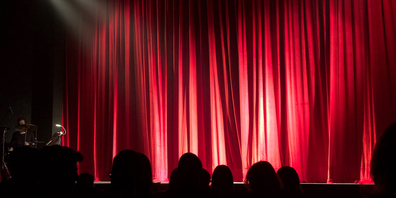 Die Spannung steigt: Am Samstag feiert das neue Bühnenstück der Theaterfreunde Höfe Premiere.