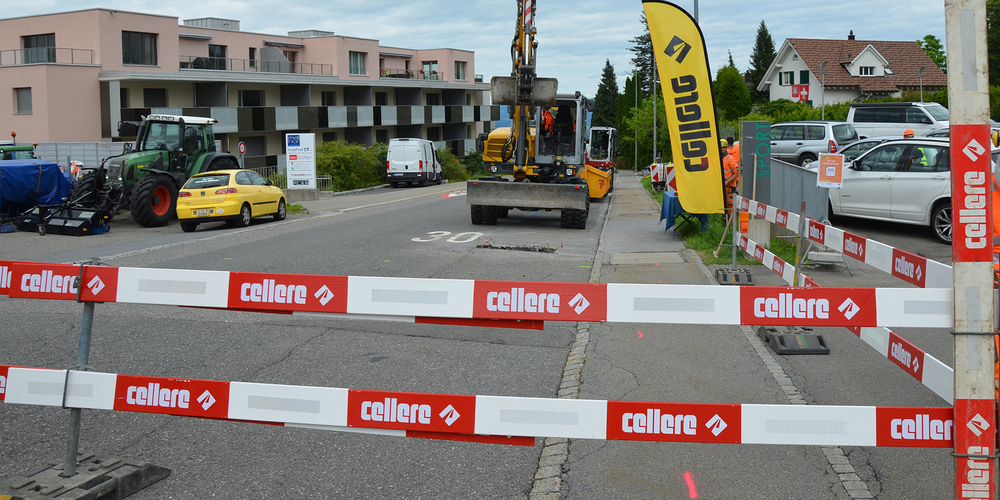 Die Arbeiten an der Schulhausstrasse Schindellegi laufen jetzt.