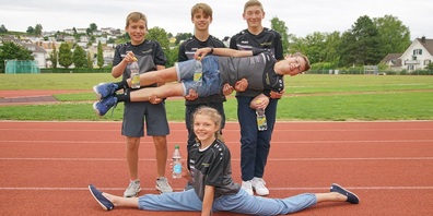 Gut gelaunt: Kurz vor den Sommerferien trafen austretendende Jugendliche auf neue Sportschüler.