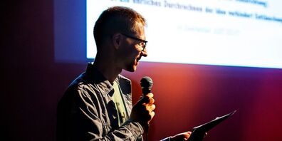 Claudius Krucker ist der Initiator der PechaKucha Nights St.Gallen.