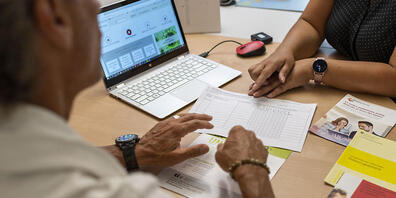 Eine Beratungssituation im Regionalen Arbeitsvermittlungszentrums (RAV) in Locarno, aufgenommen am 3. Juli 2020 (Symbolbild).