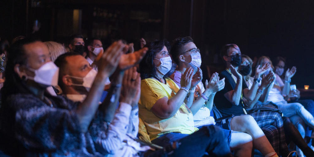 Schweizerinnen und Schweizer ist der gesellschaftliche Aspekt von Kultur wichtig. Doch wie eine Umfrage zeigt, will nur ein Drittel "ohne Bedenken" an Veranstaltungen teilnehmen. (Archivbild)