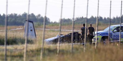 Beim Absturz eines Kleinflugzeugs auf dem Flughafen Örebro sind in Schweden mehrere Menschen ums Leben gekommen. Foto: Jeppe Gustafsson/TT News Agency/AP/dpa