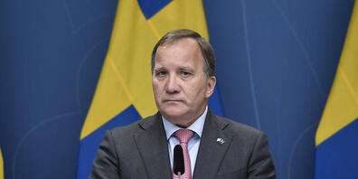 Schwedens Ministerpräsident Stefan Löfven hält eine Pressekonferenz. Foto: Stina Stjernkvist/TT NEWS AGENCY/AP/dpa