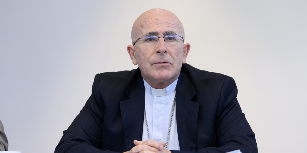 Joseph Maria Bonnemain, Bischof von Chur: «Komplexe naturwissenschaftliche Fragen gehören in Fachkreise.»