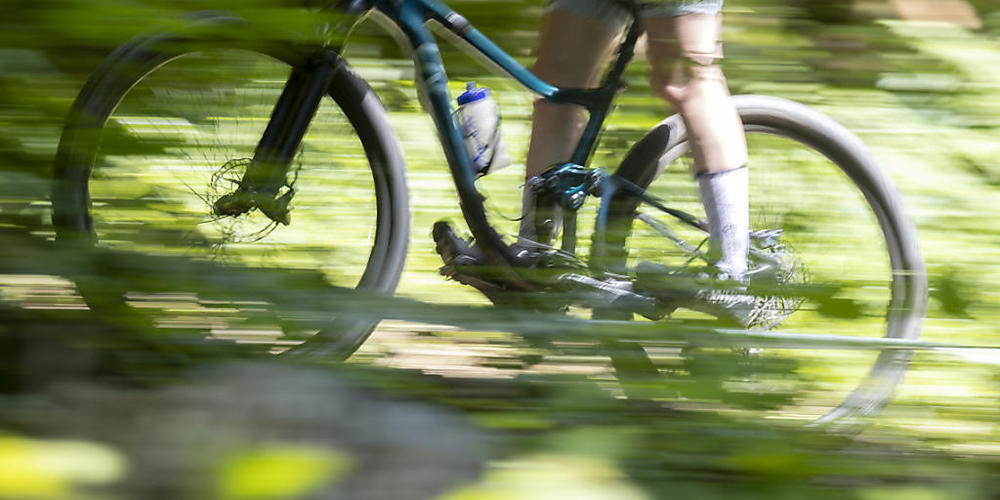Rutschen und stürzen: Die Zahl der getöteten und schwer verletzten Mountainbiker steigt stark an. Oft liegt es auch am Überschätzen der eigenen Fähigkeiten. (Themenbild)