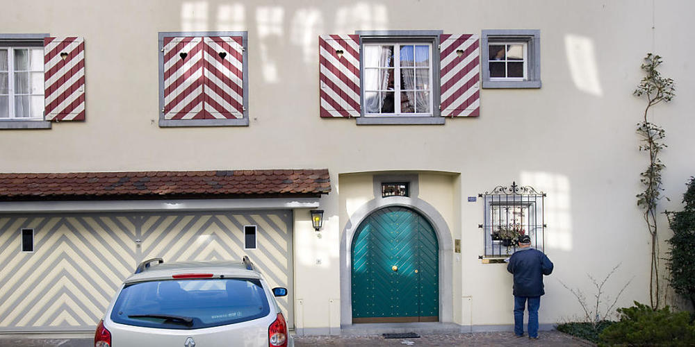 Die Angestellten von zwei Tochterunternehmen der Post, welche unadressierte Werbung verteilen, erhalten ab 2022 fünf Prozent mehr Lohn. (Symbolbild)