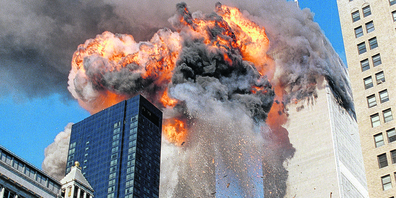 Bilder des Schreckens: Am 11. September 2001 flogen zwei Flugzeuge der American Airlines in die Zwillingstürme des World Trade Centers in New York und sorgten dafür, dass die Türme komplett einstürzten. 