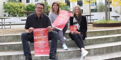 Micky Altdorf, Programmleiter des Festivals Kabarett in Kreuzlingen, Julia Christiane Hanauer, die Medienverantwortliche Kulturverein KIK und Siegrun Nuber, Grafikdesignerin.