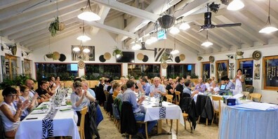 Die rund 60 Teilnehmenden der HV im Restaurant des Walter Zoos.