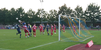 Einmal mehr konnte der Badener Goalie bei einem Uzwiler Corner retten.