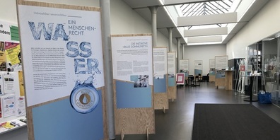 Ausstellung: "Wasser ein Menschenrecht" im Foyer der Stadtbibliothek Gossau
