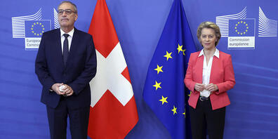 Nach dem Scheitern der Gespräche über ein Rahmenabkommen erwartet die EU von der Schweiz konkrete Vorschläge über das weitere Vorgehen. Im Bild Bundespräsident Guy Parmelin und die EU-Kommissionspräsidentin Ursula von der Leyen. (Archivbild)