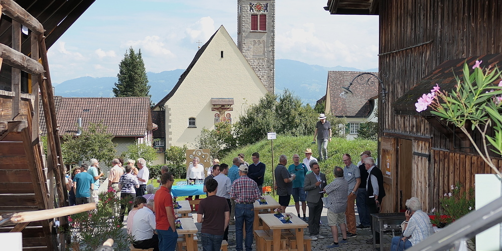 Die Eröffnung der Ausstellung beim Ortsmuseum stiess auf grosses Interesse