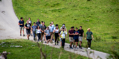 Auf der Route vom Dorf bis zum Gamplüt konnten die neun Wandergruppen diverse Biere von vier Brauereien degustieren. Die vielen positiven Rückmeldungen fordern eine fünfte Austragung des Bierwandertags.