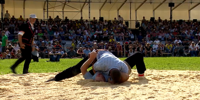 Damian Ott bezwang am NOS-Schwingfest in Mels im 6. Gang den starken Berner Oberländer Gast Hanspeter Luginbühl.