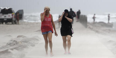 dpatopbilder - Tropensturm Nicholas hat in der Nacht zum Dienstag die Küste des US-Bundesstaats Texas erreicht. Foto: Annie Rice/Corpus Christi Caller-Times via AP/dpa - ACHTUNG: Nur zur redaktionellen Verwendung und nur mit vollständiger Nennung ...