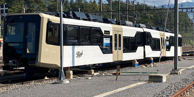 Aufnahme vom Montag: Da waren die Wagen noch aufgebockt.