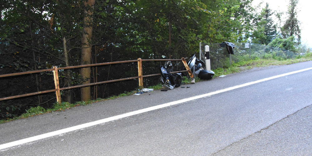Die Unfallstelle in Schmerikon – es entstand Sachschaden in der Höhe von mehreren tausend Franken.