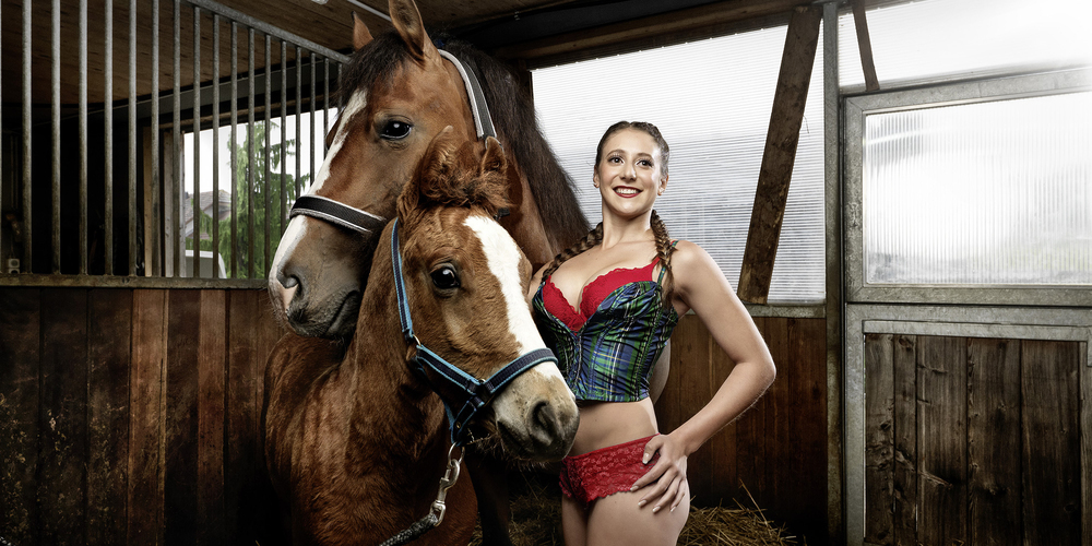 Denise Fässler aus Altendorf ist eines der Models im Bauernkalender 2022.
