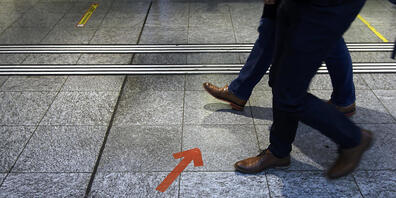 Dem Bundesamt für Gesundheit sind am Freitag innerhalb von 24 Stunden 2095 neue Fälle von Ansteckungen mit dem Coronavirus gemeldet worden. (Symbolbild)