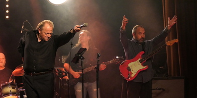 Zweiter Tag beim Kulturbrugg-Festival mit Mario Borrelli und Band