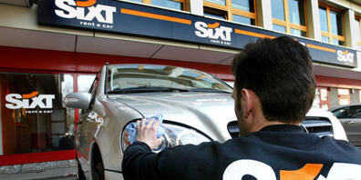 Der Autovermieter Sixt hat in der Ferienzeit in den USA und Europa überraschend gut abgeschnitten und erwartet nun fürs Gesamtjahr einen deutlich höheren Gewinn.(Archivbild)