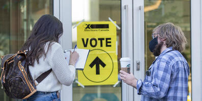 Ein Wahllokal in Halifax. Foto: Andrew Vaughan/The Canadian Press/AP/dpa - ACHTUNG: Nur zur redaktionellen Verwendung und nur mit vollständiger Nennung des vorstehenden Credits