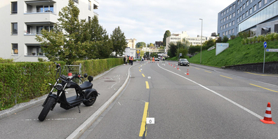 Unfallstelle an der Seestrasse mit beteiligtem Fahrzeug
