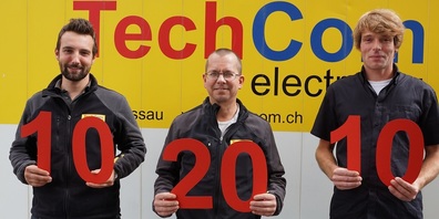 Feiern ihr Arbeitsjubiläum: Mike Spitzli gehört seit der ersten Stunde zum Team der TechCom electro AG. David Sauder (links) und Sandro Fey gehören seit 10 Jahren zum Team.