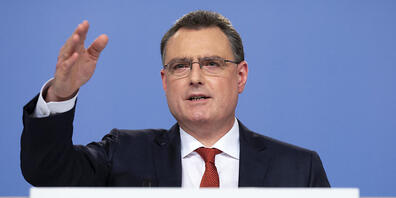 Thomas Jordan steht seit dieser Woche wieder auf der Kommandobrücke der Schweizerischen Nationalbank (SNB). Den vor gut fünf Wochen vorgenommenen medizinischen Eingriff am Herzen hat der frühere Wasserballer gemäss eigenen Aussagen gut überstanden...