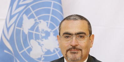 HANDOUT - Auf diesem von den Vereinten Nationen (UN) herausgegeben Foto ist der stellvertretende UN-Sonderbeauftragte für Afghanistan, Ramiz Alakbarov, zu sehen. Nach der Machtübernahme der Taliban hat die UN vor verheerenden Folgen der eskalieren...