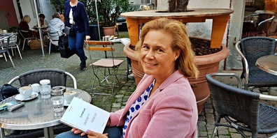 Daniela Huwylers erstes Buch beschäftigt sich mit menschlichen Knochen. 