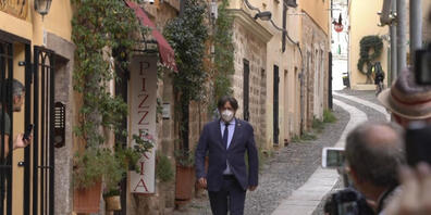 Der katalanische Separatistenführer Carles Puigdemont kurz nach seiner Freilassung auf Sardinien. Foto: Andrea Rosa/AP/dpa