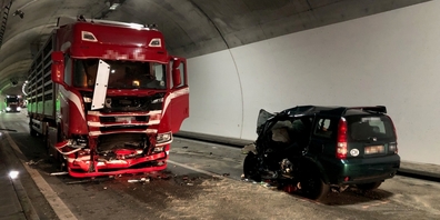 Die Kollision ereignete sich am Dienstag kurz vor 02:40 Uhr auf der Autobahn A3 zwischen Walenstadt und Murg, im Tunnel Quarten.