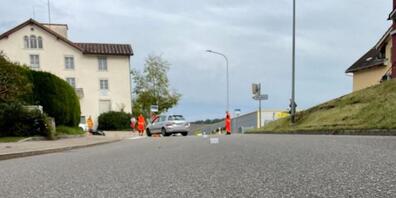 Der schwerverletzte Velofahrer musste mit dem Helikopter ins Spital gebracht werden.