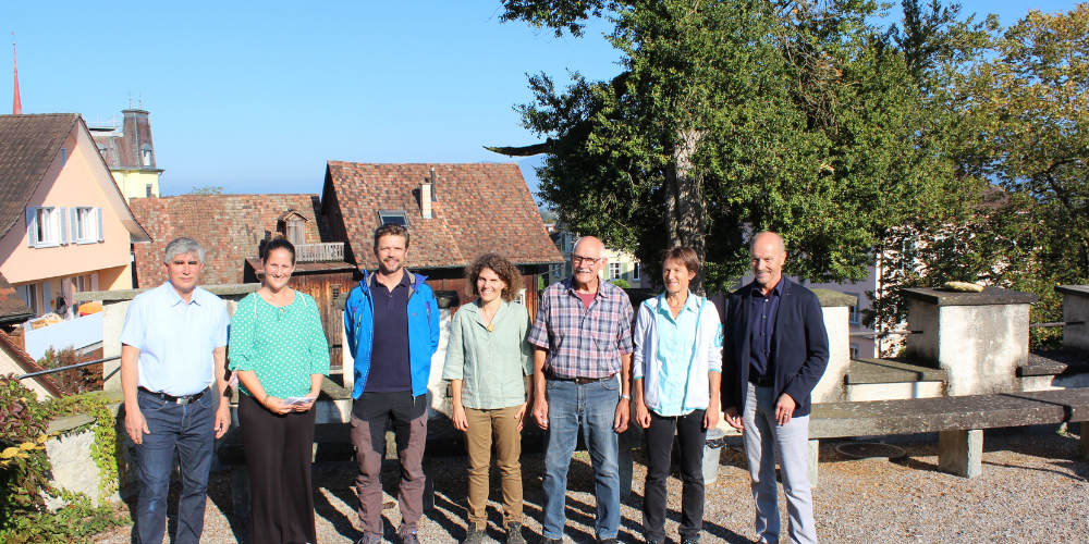 von links: Paul Kleiner (Gemeinderat Rebstein), Melanie und Sebastian Pfeiffer-Paus (1. Platz), Sonja Halter (Haus Ziel), Walter Herter (3. Platz), Anna Steffen (2. Platz), Andreas Eggenberger (Gemeindepräsident Rebstein)