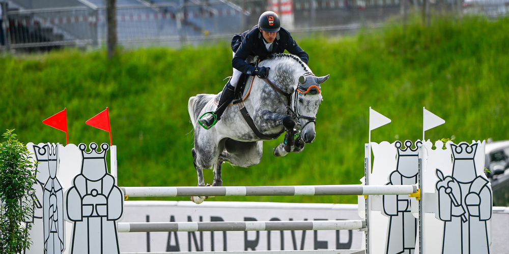 Marc Röthlisberger holt in Giubiasco mit Cruz einen Doppelsieg (hier am CSIO in St. Gallen).