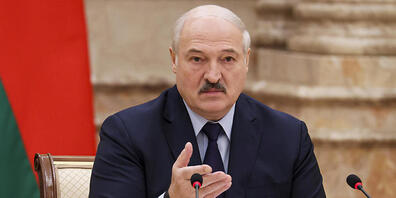 Alexander Lukaschenko, Präsident von Belarus,   kündigte für Februar 2022 ein Referendum über eine neue Verfassung an und verkündete, die Opposition nicht an die Macht kommen zu lassen. Foto: Maxim Guchek/BelTA Pool/AP/dpa
